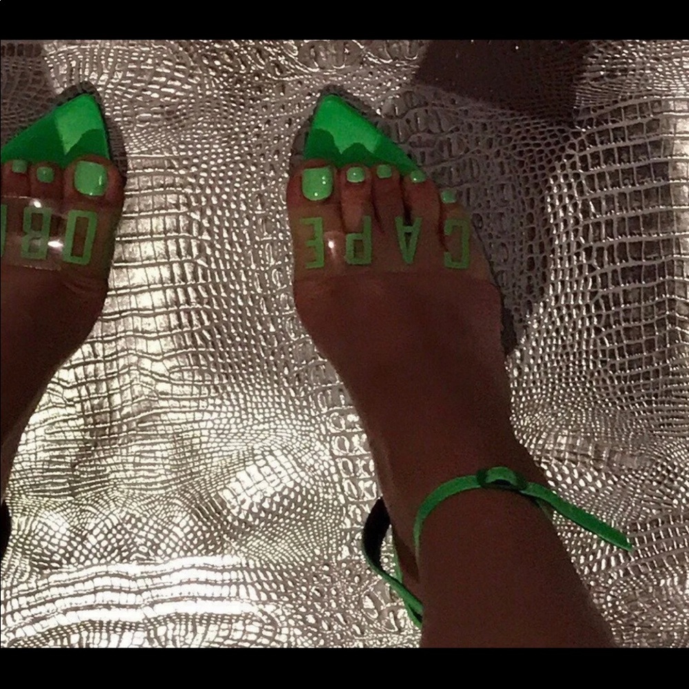 Cape robbin heels.